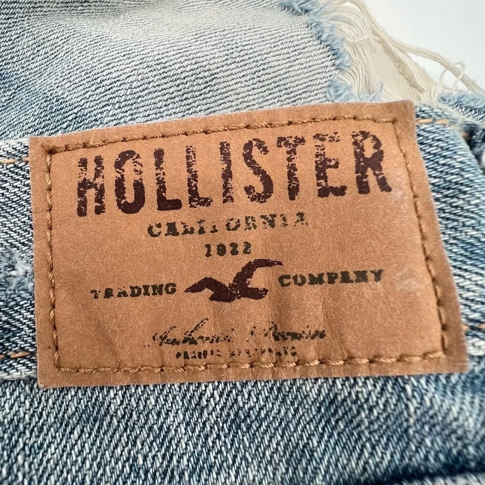 Hollister Women's Distressed Frayed Hem Jean Shorts Size w3/26